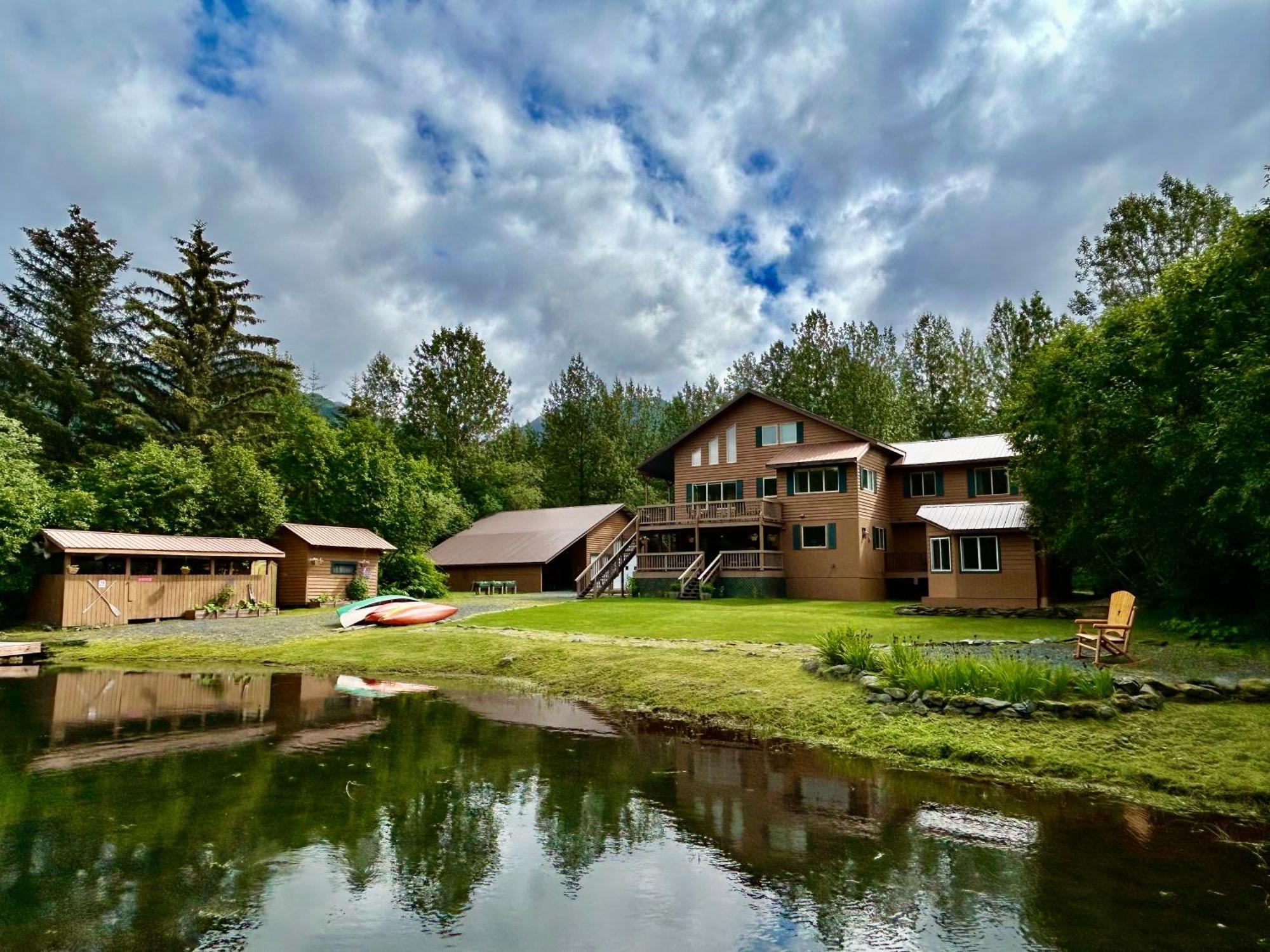 Bear Lake Lodgings B&B, Inc ซูเวิร์ด ภายนอก รูปภาพ