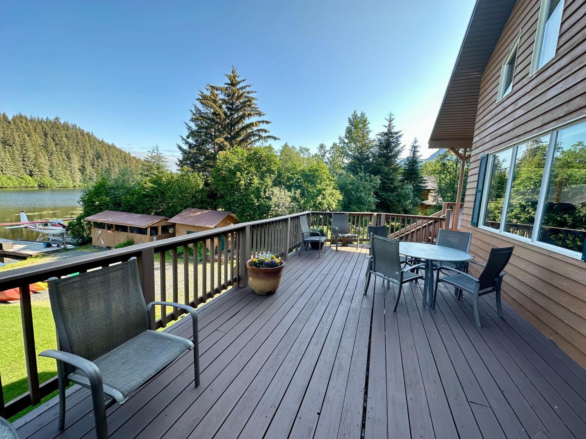 Bear Lake Lodgings B&B, Inc ซูเวิร์ด ภายนอก รูปภาพ